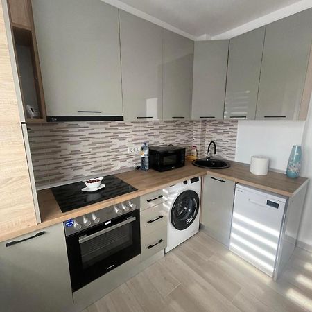 Luxury Apartment Piteşti Buitenkant foto